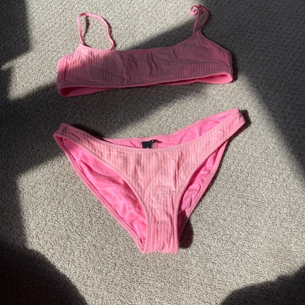 Triangl Swimwear “Pipa-Dandy Candy” pink bikini set(normal bottoms, size small)